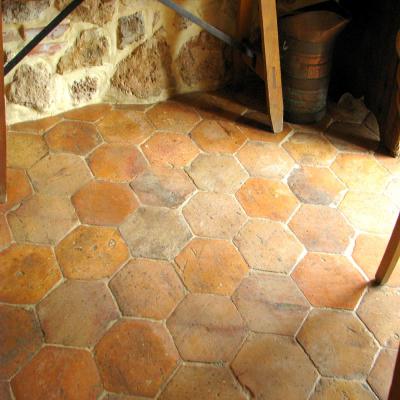 Tomettes hexagonales anciennes